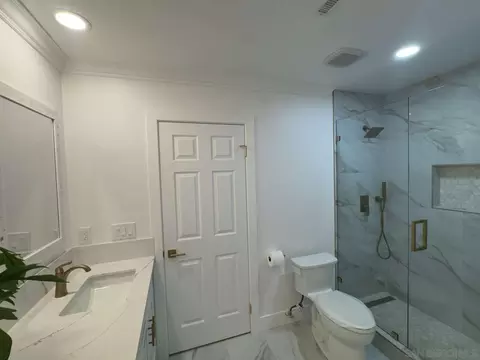 Bath - 2227 Mapleleaf Ave, Thousand Oaks, CA 91320 photo 3 of 5