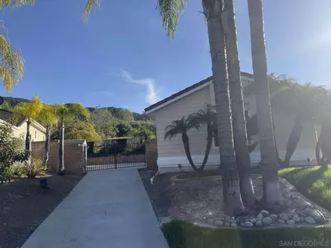 Exterior - 2227 Mapleleaf Ave, Thousand Oaks, CA 91320 photo 3 of 12