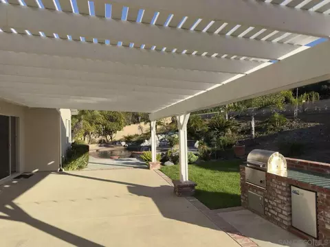 Exterior - 2227 Mapleleaf Ave, Thousand Oaks, CA 91320 photo 6 of 12