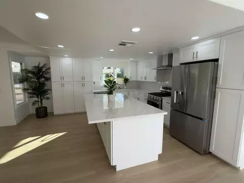 Kitchen - 2227 Mapleleaf Ave, Thousand Oaks, CA 91320 photo 2 of 2