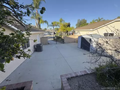 Exterior - 2227 Mapleleaf Ave, Thousand Oaks, CA 91320 photo 9 of 12