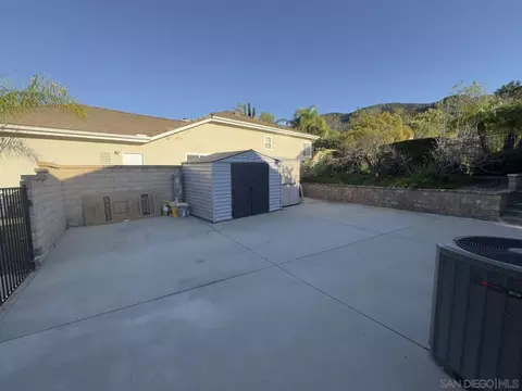 Exterior - 2227 Mapleleaf Ave, Thousand Oaks, CA 91320 photo 8 of 12