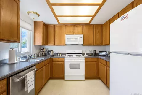 Kitchen - 51633 Ida Ave, Cabazon, CA 92230 photo 2 of 3