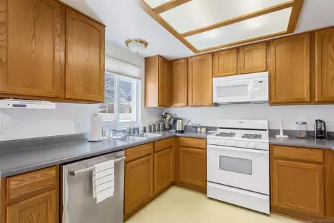 Kitchen - 51633 Ida Ave, Cabazon, CA 92230 photo 1 of 3