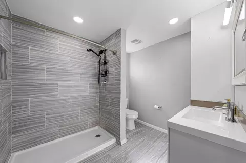 Bath - 1395 S Somermont Dr, El Cajon, CA 92021 photo 1 of 4