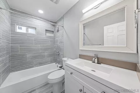 Bath - 1395 S Somermont Dr, El Cajon, CA 92021 photo 3 of 4