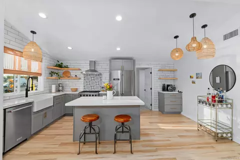 2779 Amulet St, San Diego, CA 92123