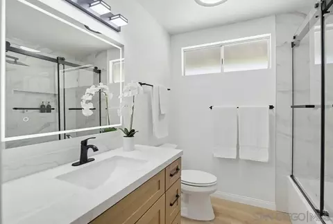 Bath - 2824 Olive Hill Rd, Fallbrook, CA 92028 photo 6 of 7