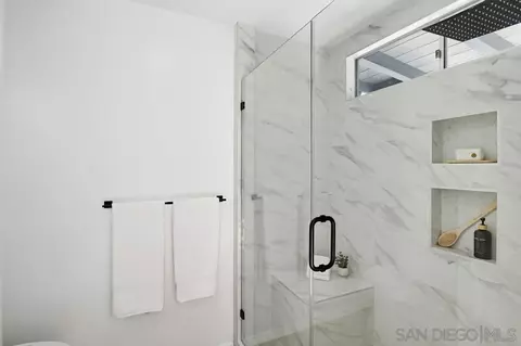 Bath - 2824 Olive Hill Rd, Fallbrook, CA 92028 photo 4 of 7