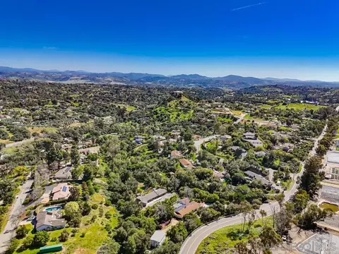 View/Area - 2824 Olive Hill Rd, Fallbrook, CA 92028 photo 5 of 7