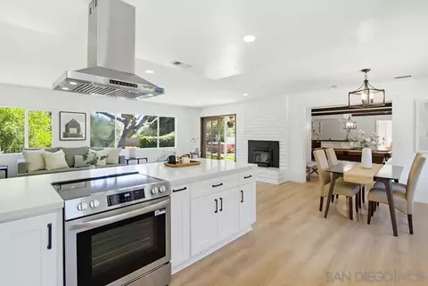 Kitchen - 2824 Olive Hill Rd, Fallbrook, CA 92028 photo 3 of 4