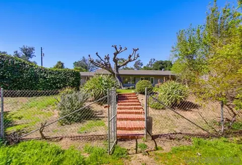 Exterior - 2824 Olive Hill Rd, Fallbrook, CA 92028 photo 6 of 12