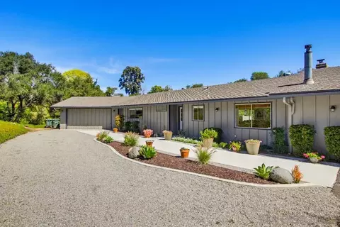 Exterior - 2824 Olive Hill Rd, Fallbrook, CA 92028 photo 1 of 12