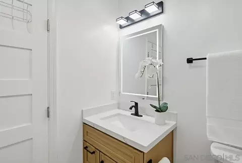 Bath - 2824 Olive Hill Rd, Fallbrook, CA 92028 photo 5 of 7