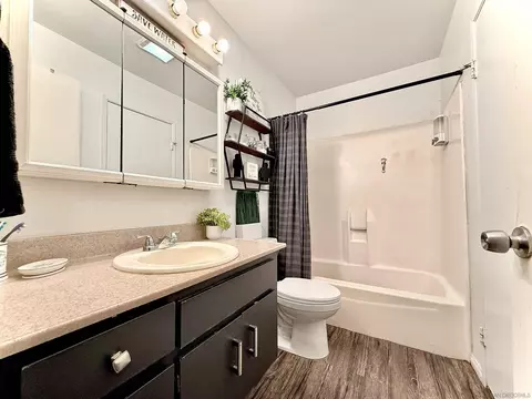 Bath - 321 Sun Ct, El Cajon, CA 92021 photo 1 of 1