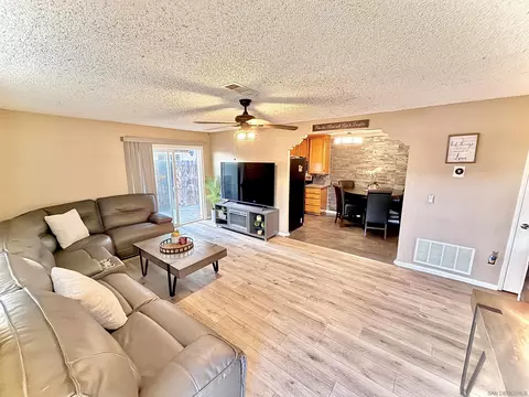 Living - 321 Sun Ct, El Cajon, CA 92021 photo 1 of 3