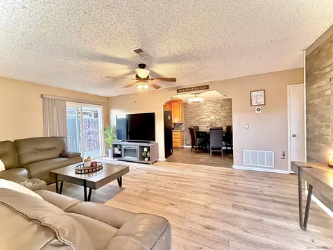 Living - 321 Sun Ct, El Cajon, CA 92021 photo 2 of 3