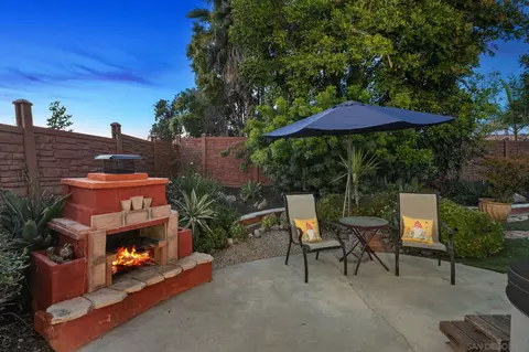 6433 La Paloma St, Carlsbad, CA 92009