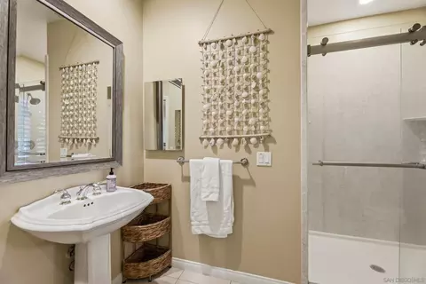Bath - 25367 Rancho Barona Rd, Ramona, CA 92065 photo 4 of 5