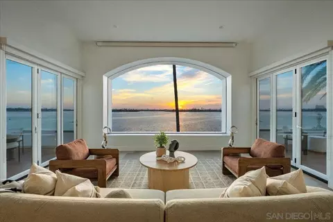 3535 Riviera Dr, San Diego, CA 92109