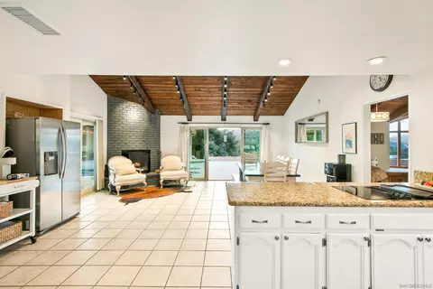 Kitchen - 580-582 S Grade, Alpine, CA 91901 photo 1 of 3