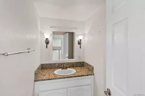 Bath - 580-582 S Grade, Alpine, CA 91901 photo 3 of 3