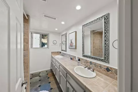 Bath - 580-582 S Grade, Alpine, CA 91901 photo 2 of 3
