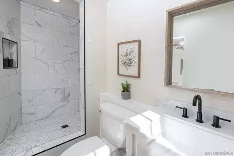 Bath - 12327 Lemon Crest Dr, Lakeside, CA 92040 photo 6 of 8