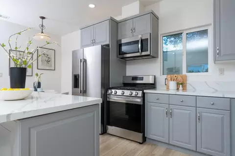 Kitchen - 12327 Lemon Crest Dr, Lakeside, CA 92040 photo 4 of 9