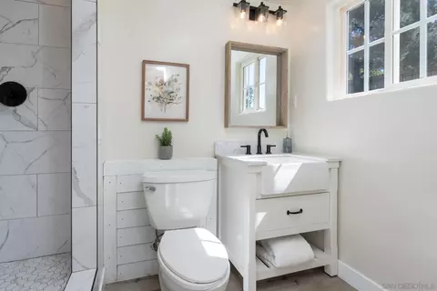 Bath - 12327 Lemon Crest Dr, Lakeside, CA 92040 photo 7 of 8