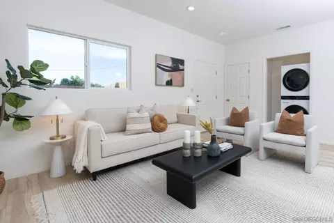 Living - 12327 Lemon Crest Dr, Lakeside, CA 92040 photo 2 of 3