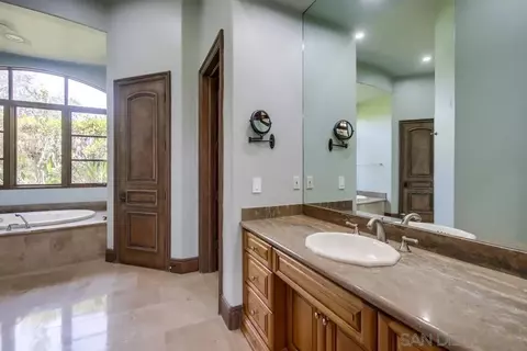 Bath - 14175 Biscayne Pl, Poway, CA 92064 photo 1 of 10