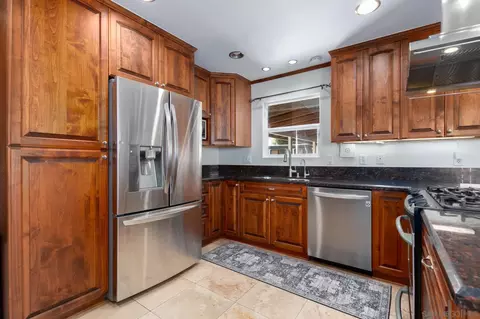 Kitchen - 9722 Roe Dr, Santee, CA 92071 photo 2 of 4