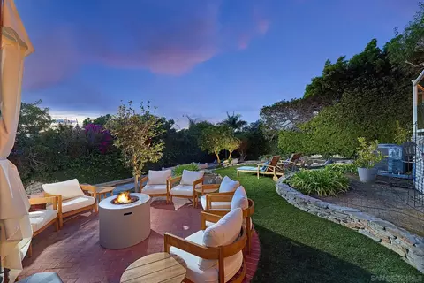 Exterior - 743 Marsolan Ave, Solana Beach, CA 92075 photo 4 of 15