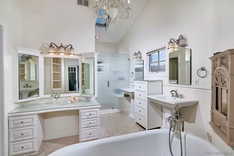 Bath - 743 Marsolan Ave, Solana Beach, CA 92075 photo 1 of 3