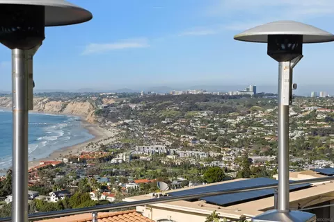 View/Area - 1705 Valdes Dr, La Jolla, CA 92037 photo 3 of 11