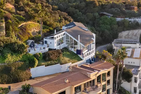 View/Area - 1705 Valdes Dr, La Jolla, CA 92037 photo 10 of 11