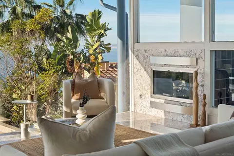 Living - 1705 Valdes Dr, La Jolla, CA 92037 photo 6 of 13