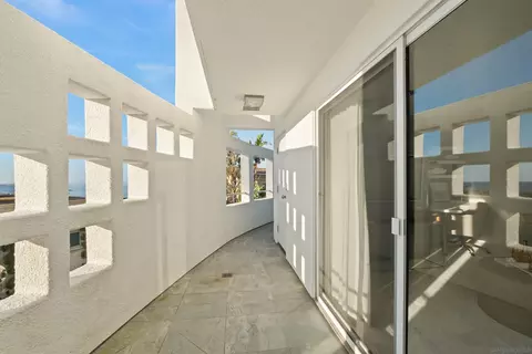 Entry Way - 1705 Valdes Dr, La Jolla, CA 92037 photo 1 of 1