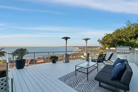 Exterior - 1705 Valdes Dr, La Jolla, CA 92037 photo 4 of 12