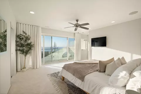 Bedroom - 1705 Valdes Dr, La Jolla, CA 92037 photo 5 of 10