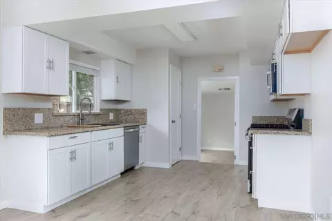 Kitchen - 4345 Cayucos Ave, Atascadero, CA 93422 photo 3 of 3