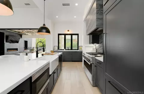 Kitchen - 121 Avenida Esperanza, Encinitas, CA 92024 photo 2 of 4