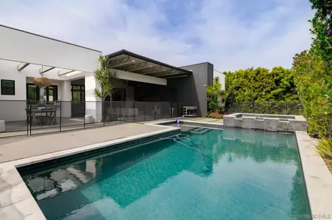 Exterior - 121 Avenida Esperanza, Encinitas, CA 92024 photo 8 of 11