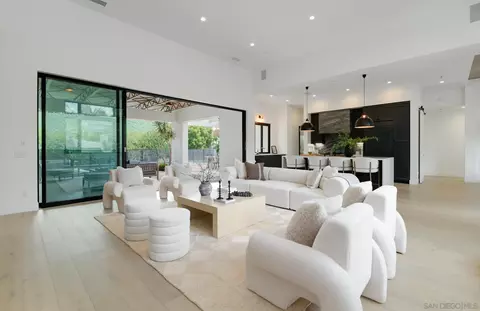 Living - 121 Avenida Esperanza, Encinitas, CA 92024 photo 1 of 3