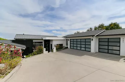 Exterior - 121 Avenida Esperanza, Encinitas, CA 92024 photo 3 of 11