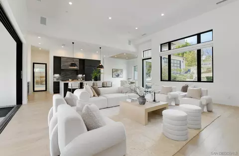 Living - 121 Avenida Esperanza, Encinitas, CA 92024 photo 3 of 3
