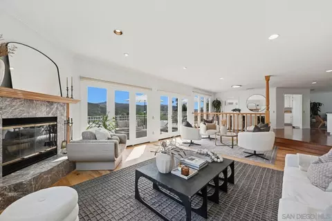 Living - 3132 Don Rolando, Escondido, CA 92025 photo 2 of 6