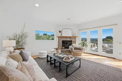 Living - 3132 Don Rolando, Escondido, CA 92025 photo 3 of 6