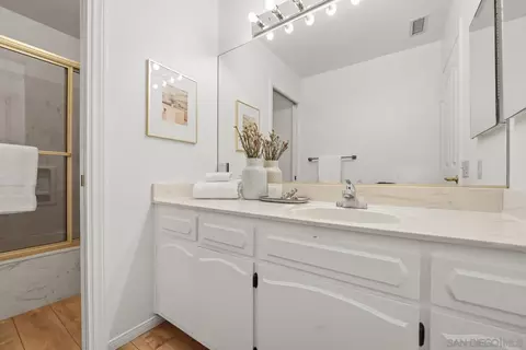 Bath - 3132 Don Rolando, Escondido, CA 92025 photo 6 of 6